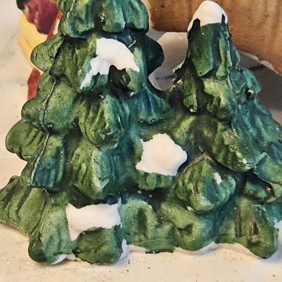 Vtg COBBLESTONE CORNERS Holiday Village Figurines 2001 Ceramic Children Sliding - Picture 6 of 6